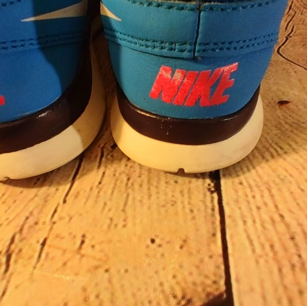 Nike Retro Women's Vintage Training Sneakers Blue Pink Sz 7
